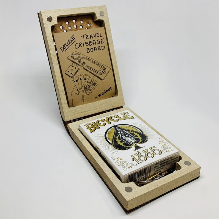 Travel cribbage board