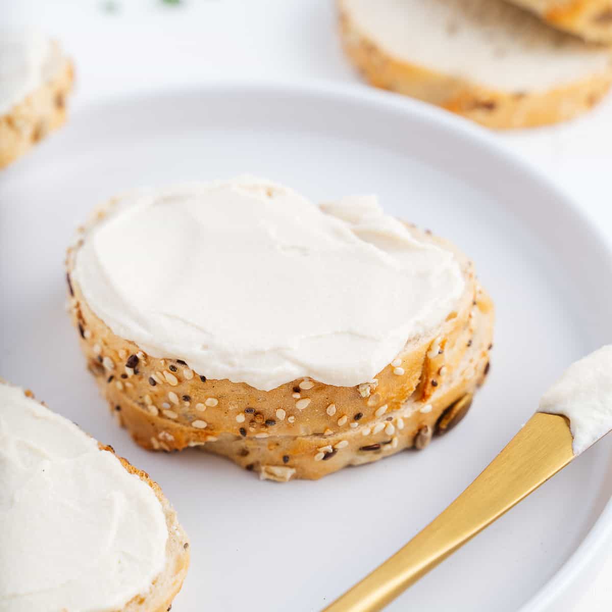 Recipes with vegan cream cheese