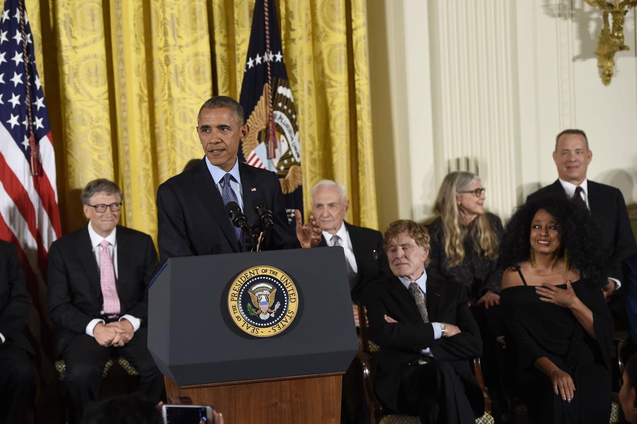 Medal freedom recipients hanks barack saul afp loeb