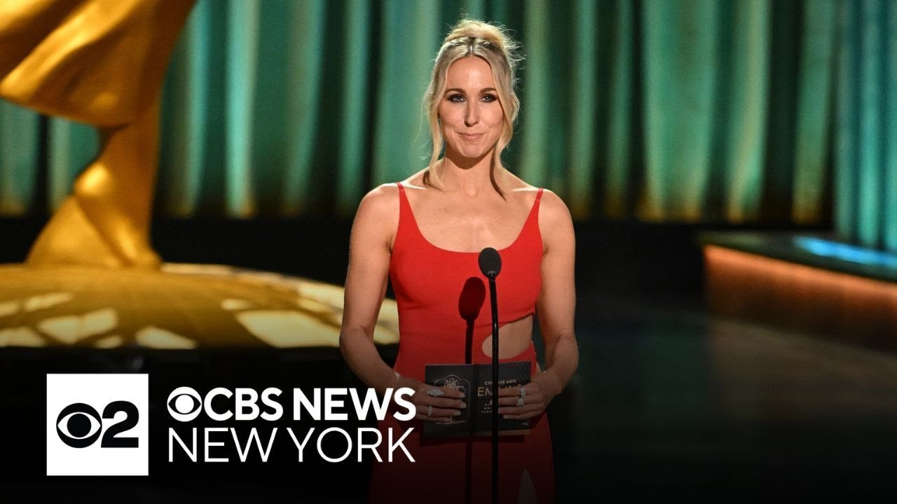 Nikki Glaser Wants to Kill as Host of the Globes. Is She Overthinking It?