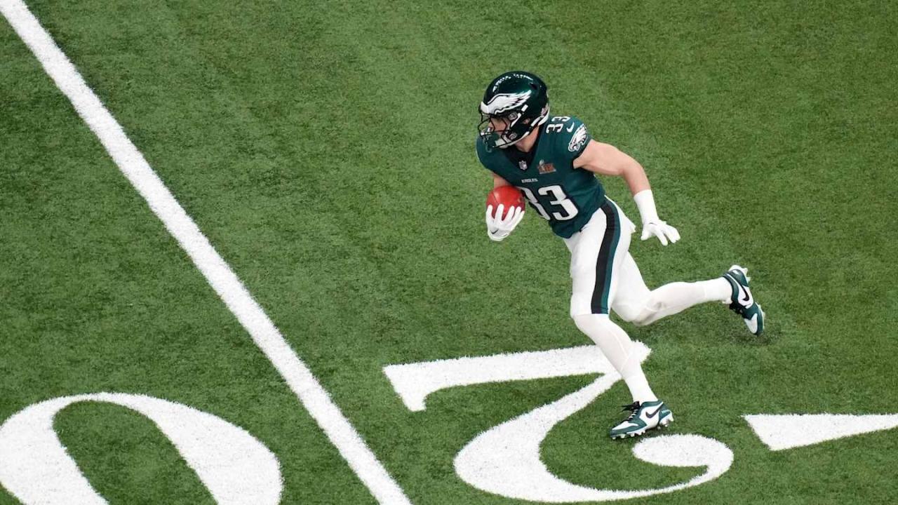 Highlight: Cooper DeJean takes the interception of Patrick Mahomes